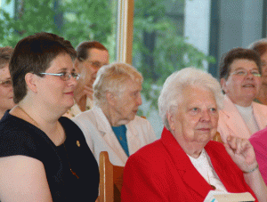 stef-and-marilyn-ring-in-chapel
