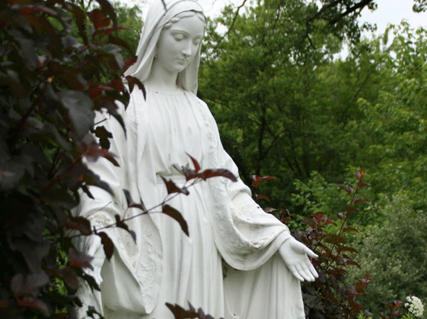 mary-with-greenery