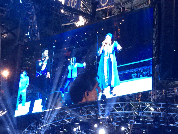 singing-Aint-No-Mtn-High-Enough